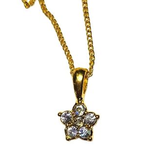 Vintage 15" inch Flower Pendant Gold Plated  Necklace
